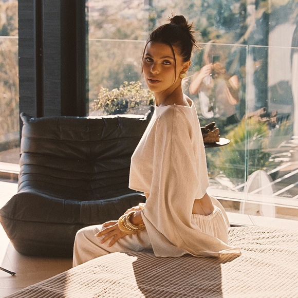 12th Tribe Clear Breeze Natural Linen Top Size LL - Picture 2 of 3